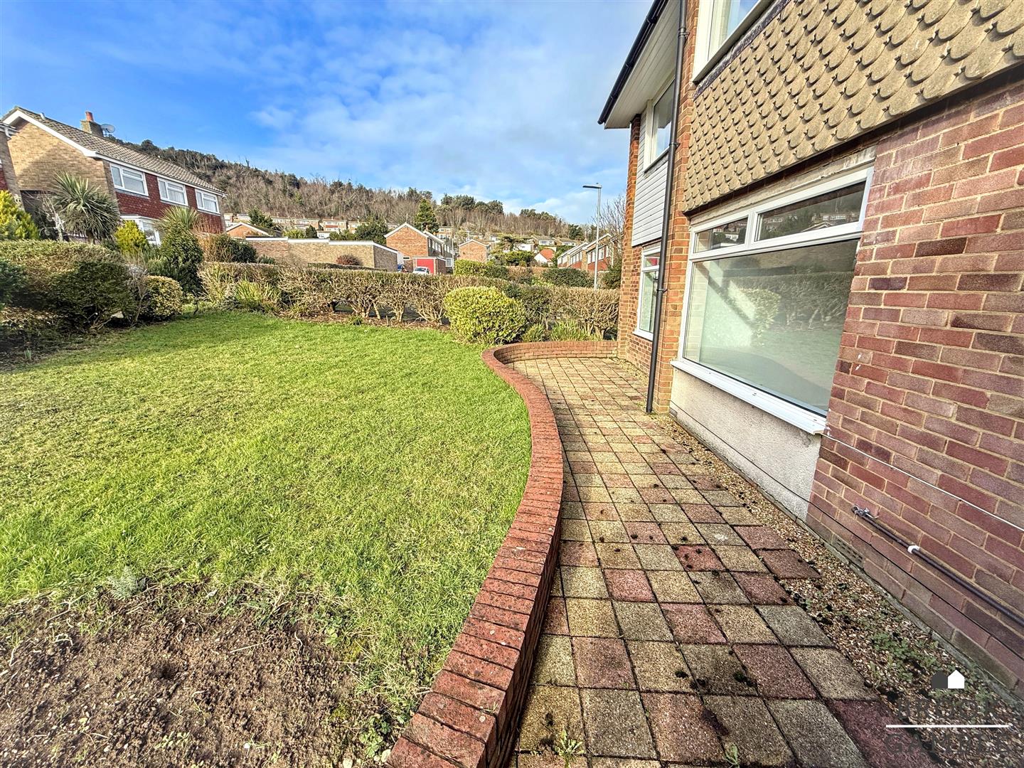 5 Bedroom House - Detached. Bracken Road in Eastbourne,  20